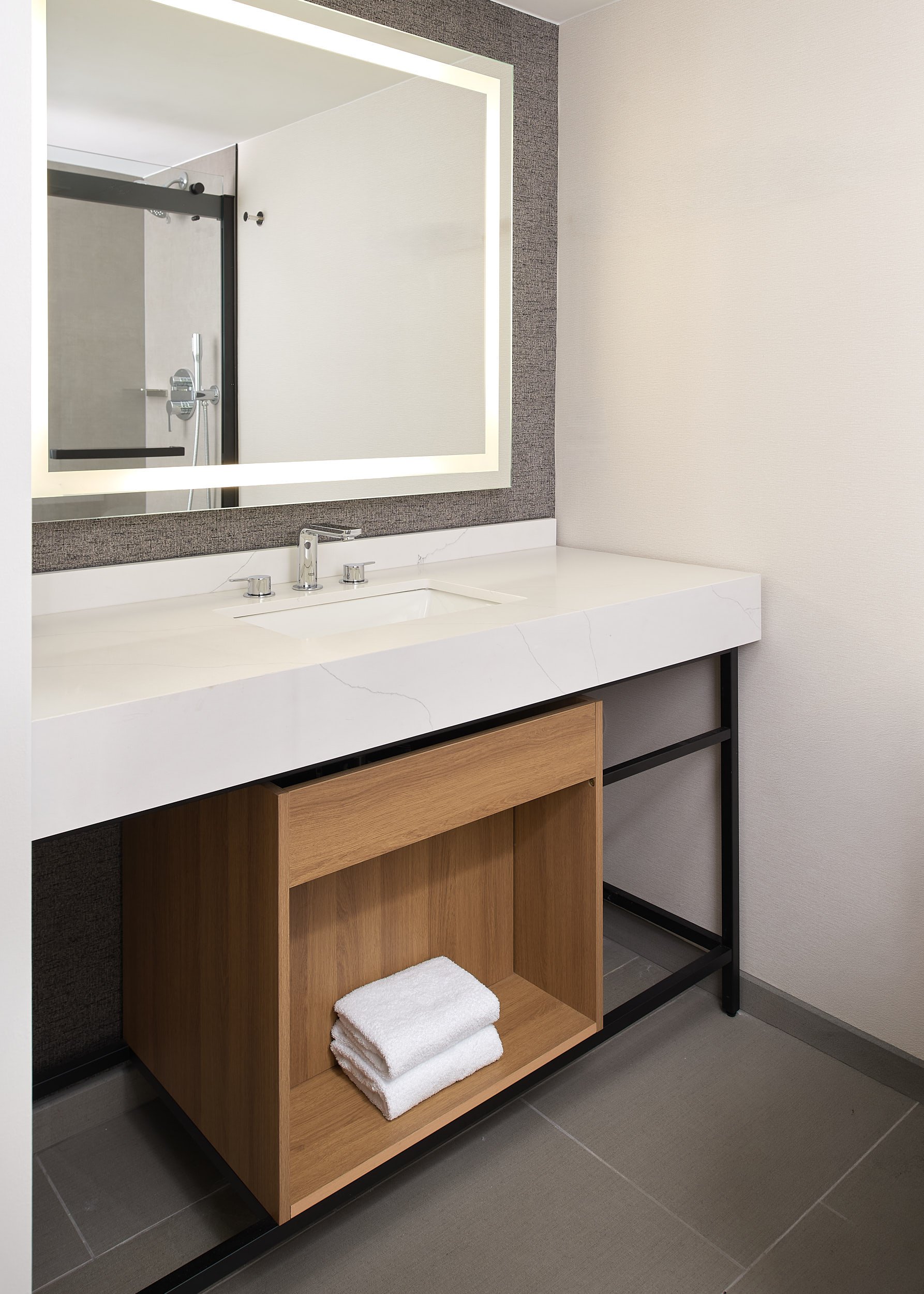 Sheraton by Marriott_Niagara Falls NY_vanity